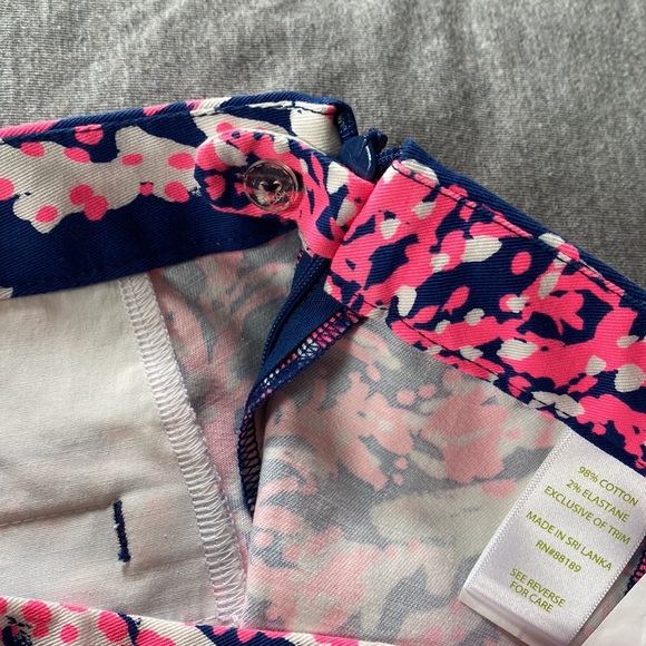 Lilly Pulitzer Shorts | Size 8 - Picture 4 of 5